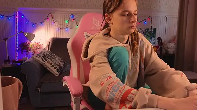 Snapshot of Frank_Fraer chatting on November 21, 2025, 12:37 pm Frank Fraer online show from November 21, 2025, 12:37 pm