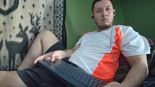 sweet cock28 online show from May 15, 2026, 3:32 pm