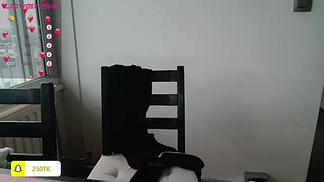 Snapshot of Thepanthera chatting on December 15, 2024, 3:31 pm Thepanthera online show from December 15, 2024, 3:31 pm