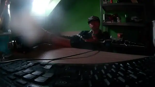 Snapshot of capoloveu chatting on October 2, 2025, 4:10 pm capoloveu online show from October 2, 2025, 4:10 pm