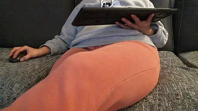 mysteriouscouple001 online show from April 3, 2026, 9:54 pm