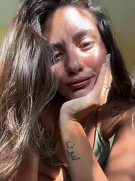 fenixgre online show from April 8, 2026, 6:31 pm