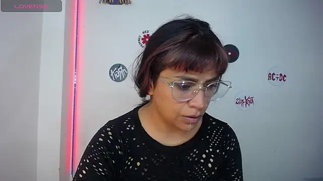 Snapshot of pinky_violeta chatting on May 10, 2026, 6:10 pm pinky violeta online show from May 10, 2026, 6:10 pm