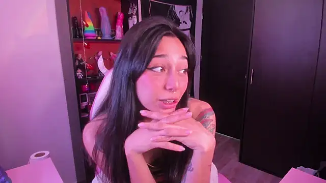 amber yull online show from April 24, 2026, 3:36 pm