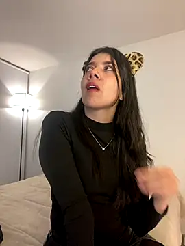 Snapshot of saori_10 chatting on October 19, 2025, 7:44 am saori 10 online show from October 19, 2025, 7:44 am