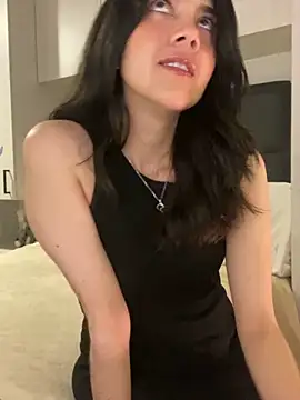 Snapshot of saori_10 chatting on February 3, 2025, 5:29 am saori 10 online show from February 3, 2025, 5:29 am