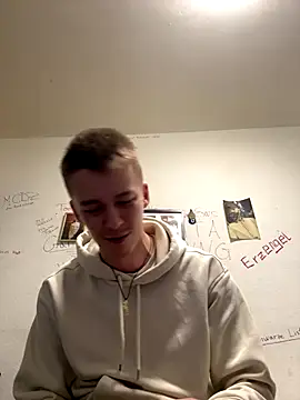 Snapshot of Toyjungee chatting on December 14, 2025, 8:25 pm Toyjungee online show from December 14, 2025, 8:25 pm