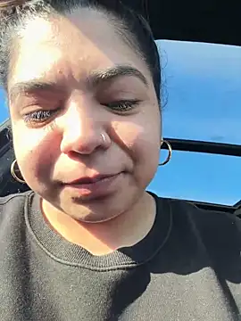 kimmiakiss22 online show from April 19, 2026, 11:18 pm