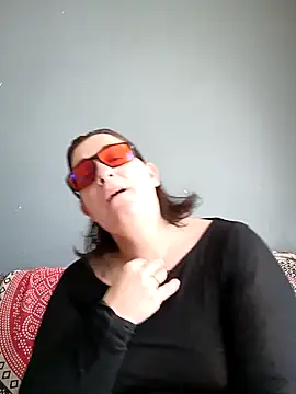 Snapshot of Lolabeluccia_xh_ chatting on March 24, 2026, 7:41 am Lolabeluccia xh online show from March 24, 2026, 7:41 am