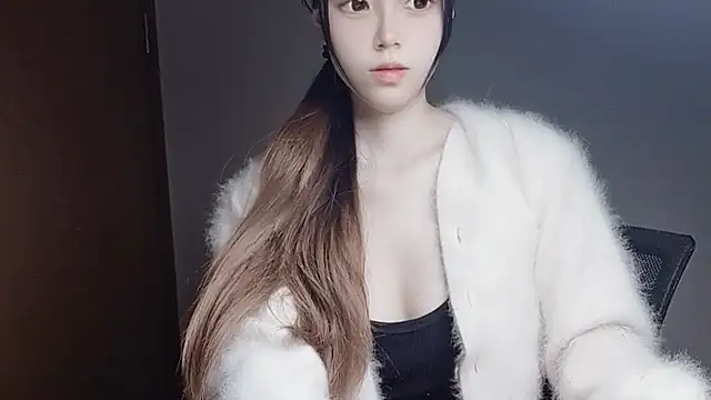 Snapshot of VaerySaenz chatting on November 28, 2025, 1:33 pm VaerySaenz online show from November 28, 2025, 1:33 pm