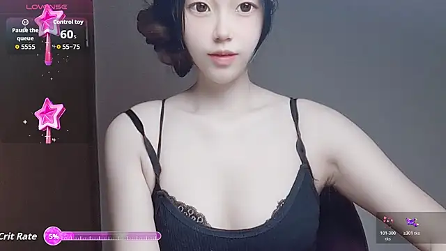 Snapshot of VaerySaenz chatting on November 28, 2025, 12:33 am VaerySaenz online show from November 28, 2025, 12:33 am