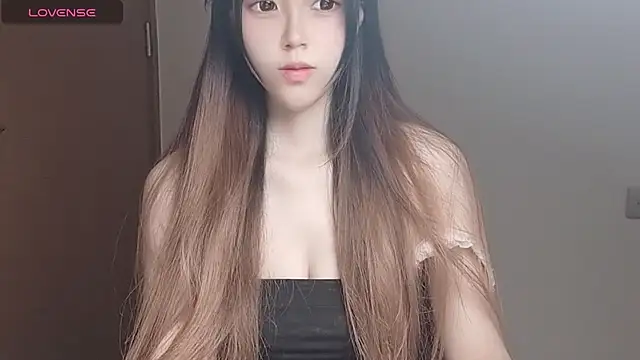 Snapshot of VaerySaenz chatting on November 18, 2025, 3:32 am VaerySaenz online show from November 18, 2025, 3:32 am