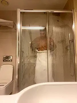 Snapshot of Fellix chatting on October 28, 2025, 4:50 pm Fellix online show from October 28, 2025, 4:50 pm