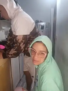 catire2323 online show from February 10, 2026, 1:10 pm