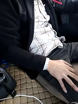 Snapshot of Freezing_Duck chatting on December 22, 2025, 1:44 pm Freezing Duck online show from December 22, 2025, 1:44 pm