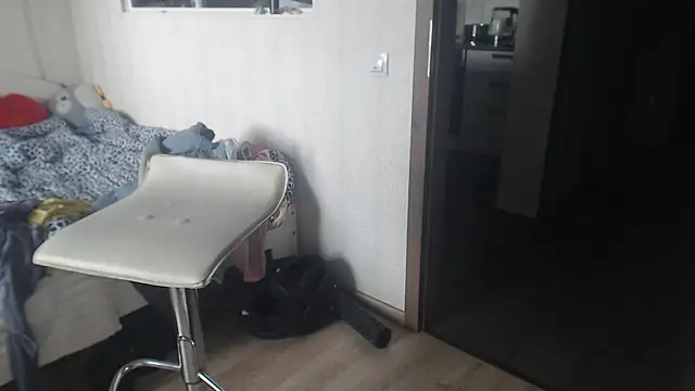 amanda kiss kiss online show from May 10, 2026, 1:36 pm