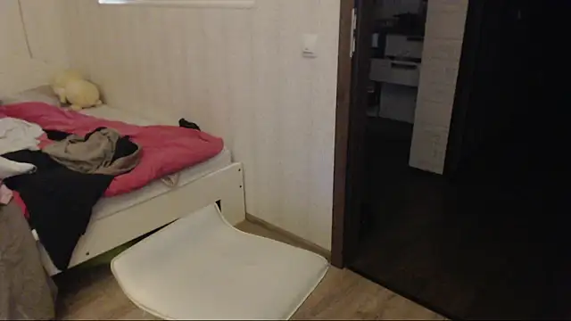 amanda kiss kiss online show from November 8, 2025, 6:55 pm