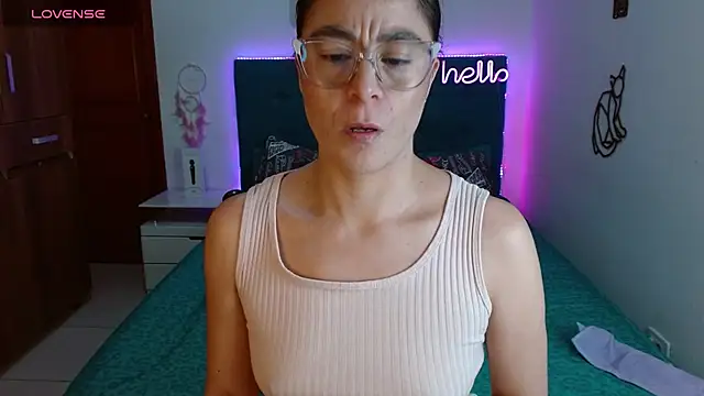 Snapshot of antonella_sweet33 chatting on March 22, 2025, 11:42 pm antonella sweet33 online show from March 22, 2025, 11:42 pm