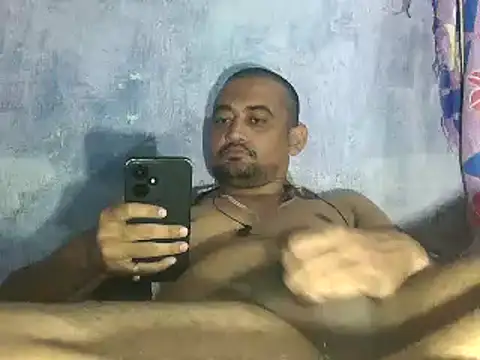 Snapshot of Rocobodymassager chatting on October 31, 2025, 5:37 am Rocobodymassager online show from October 31, 2025, 5:37 am
