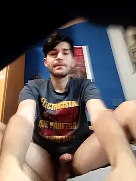 Snapshot of Esti02 chatting on November 1, 2025, 8:19 am Esti02 online show from November 1, 2025, 8:19 am