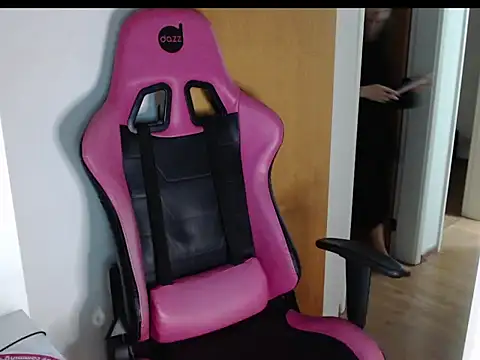 Snapshot of BiaFox_Cam chatting on October 8, 2025, 10:21 pm BiaFox Cam online show from October 8, 2025, 10:21 pm