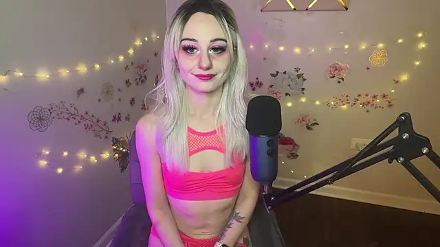 Starr1123 online show from April 18, 2026, 3:31 am