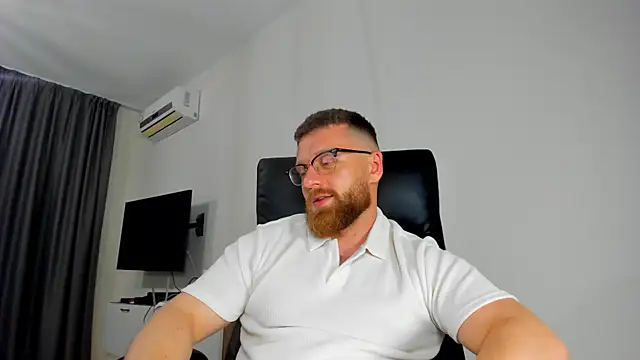 Snapshot of Findom_guy chatting on April 26, 2026, 11:57 pm Findom guy online show from April 26, 2026, 11:57 pm