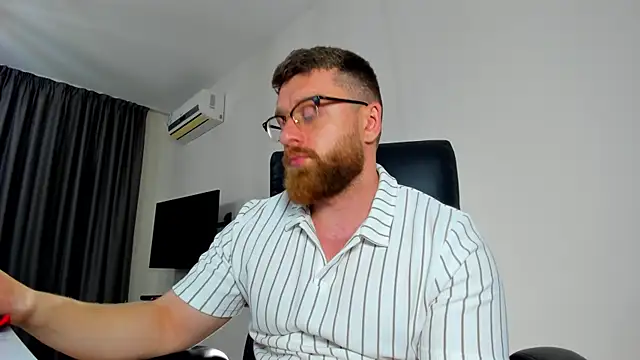 Snapshot of Findom_guy chatting on May 5, 2026, 6:22 pm Findom guy online show from May 5, 2026, 6:22 pm