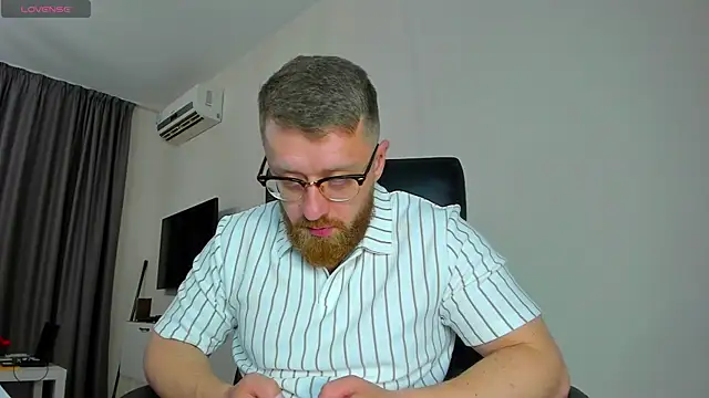 Findom guy online show from March 29, 2026, 3:02 pm