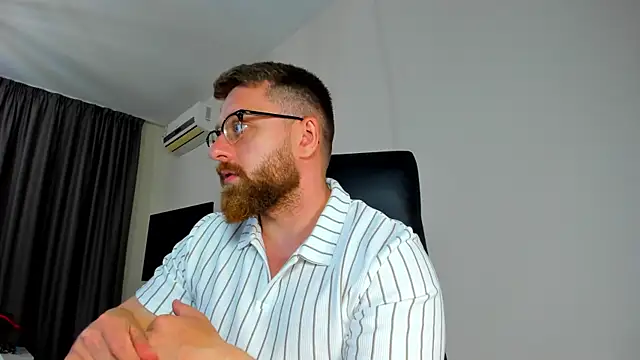 Snapshot of Findom_guy chatting on April 23, 2026, 3:02 pm Findom guy online show from April 23, 2026, 3:02 pm