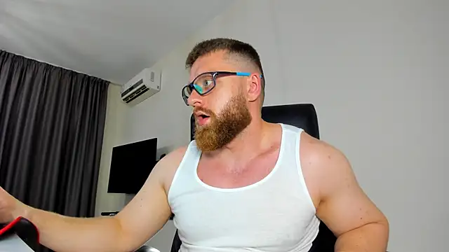 Snapshot of Findom_guy chatting on May 21, 2026, 5:54 pm Findom guy online show from May 21, 2026, 5:54 pm