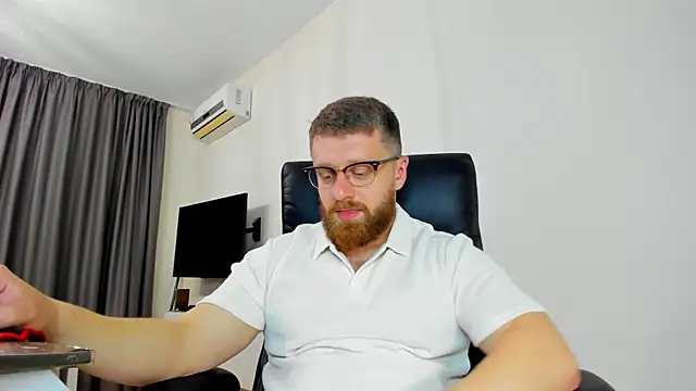 Findom guy online show from April 5, 2026, 10:33 am