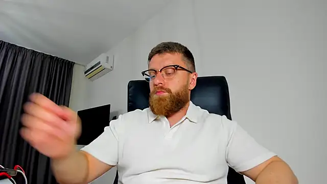 Snapshot of Findom_guy chatting on May 8, 2026, 5:28 pm Findom guy online show from May 8, 2026, 5:28 pm