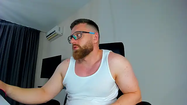 Snapshot of Findom_guy chatting on April 28, 2026, 11:31 pm Findom guy online show from April 28, 2026, 11:31 pm