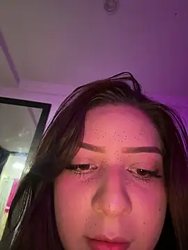 Zoe Lennoxx online show from May 13, 2026, 4:30 am