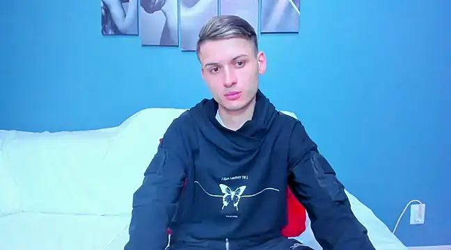 Snapshot of andboyfor6 chatting on February 14, 2025, 11:31 pm andboyfor6 online show from February 14, 2025, 11:31 pm