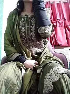 Snapshot of Noor_Darliing chatting on May 11, 2026, 3:29 pm Noor Darliing online show from May 11, 2026, 3:29 pm