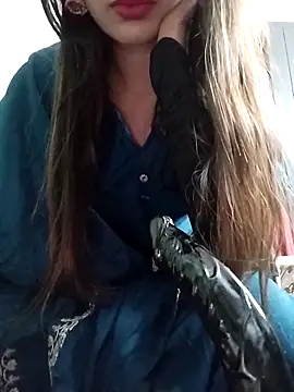 Snapshot of Noor_Darliing chatting on February 8, 2026, 3:21 pm Noor Darliing online show from February 8, 2026, 3:21 pm