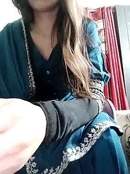 Snapshot of Noor_Darliing chatting on February 16, 2026, 2:05 pm Noor Darliing online show from February 16, 2026, 2:05 pm