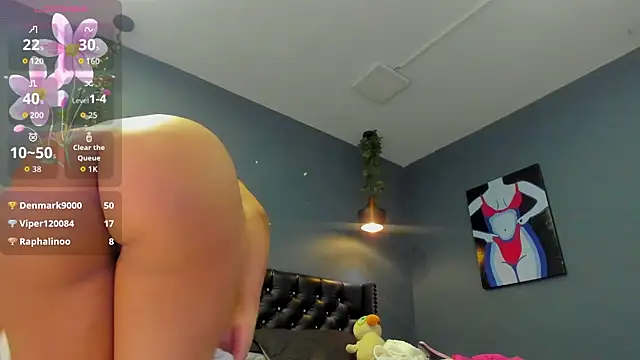 Snapshot of Sophiietaylor chatting on November 8, 2025, 11:30 pm Sophiietaylor online show from November 8, 2025, 11:30 pm