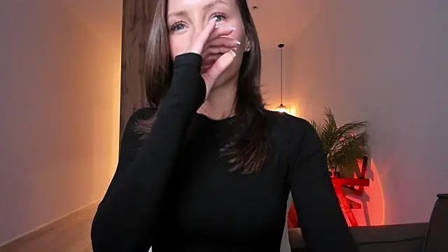 LilyRaisa online show from March 2, 2026, 3:18 am