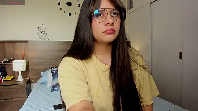 emily adams01 online show from March 30, 2026, 9:27 pm