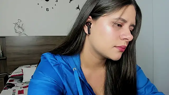 emily adams01 online show from April 14, 2026, 10:26 pm