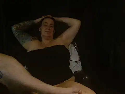 SimoneMoore online show from December 23, 2025, 8:02 am