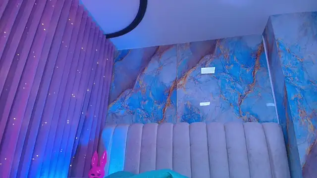  sex mia online show from April 13, 2026, 7:18 pm