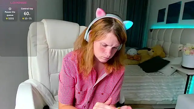 Kathlyn  Heath online show from September 9, 2025, 6:39 pm