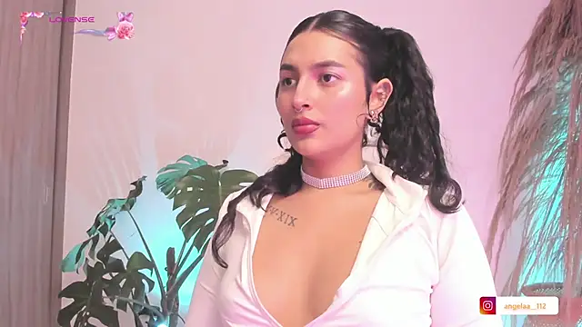 Snapshot of Anngel_1 chatting on September 24, 2025, 4:24 pm Anngel 1 online show from September 24, 2025, 4:24 pm