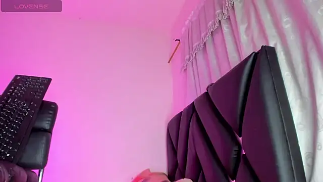 Snapshot of stephany_doll_ chatting on November 27, 2025, 1:39 am stephany doll online show from November 27, 2025, 1:39 am