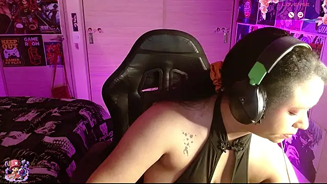 Emmachan19 online show from April 24, 2026, 7:10 am