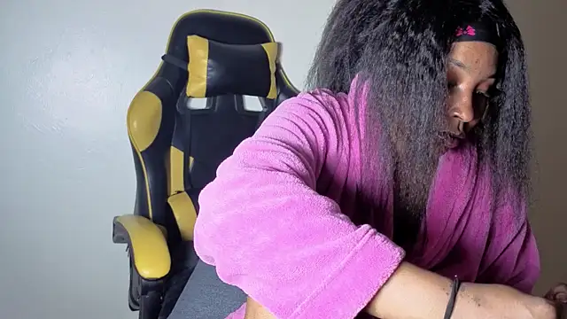 Snapshot of sexycabdy chatting on December 3, 2025, 4:06 pm sexycabdy online show from December 3, 2025, 4:06 pm